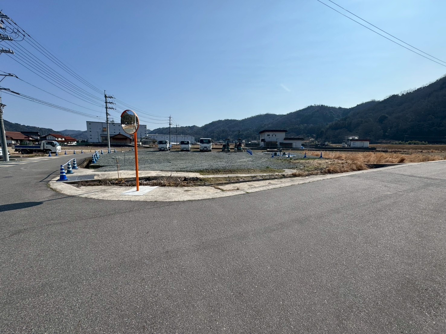 安芸高田市吉田町　営業所兼駐車場資材置場　に最適です♪